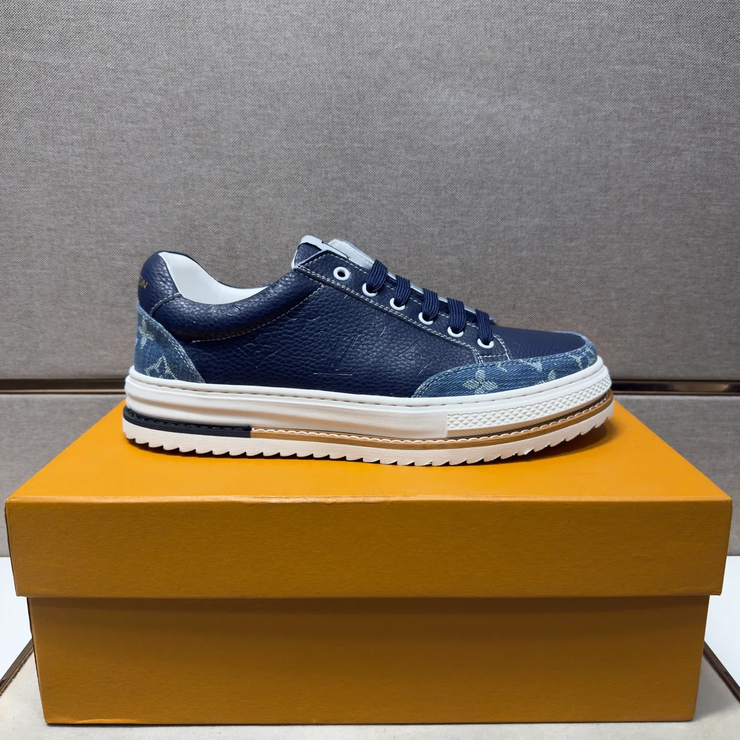 Men's men's shoes 💰pp400 [LV～] Men's casual shoes 2026z cabinet sales simultaneously 🔶Size: 38-44 #️⃣ 🔷2 colors🔜The upper is made of cowhide stitching➕Genuine leather lining, comfortable and breathable, sole: original comfortable and wear-resistant outsole, ⚠️Real 📱Photographed🎬The real thing is better📢📢📢